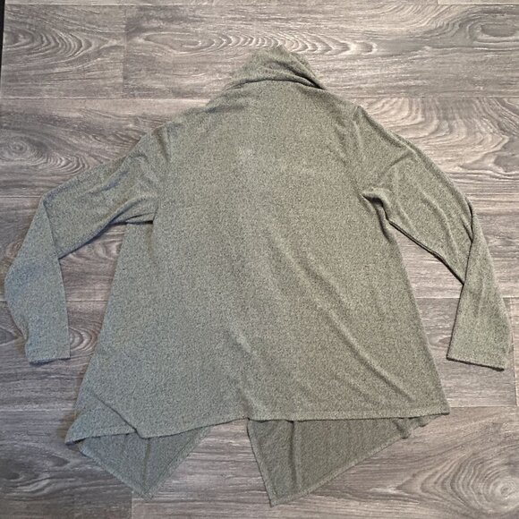 Bobeau Medium Open Front One Button Fleece Wrap Cardigan Green Uneven Hem Top - Picture 3 of 11